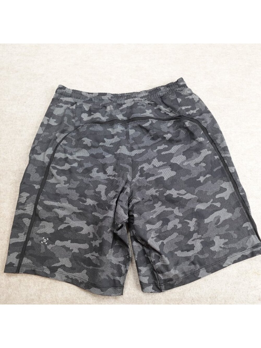 Lululemon Mens Shorts Medium Gray Pace Breaker Lined 9" in Camo Camouflage